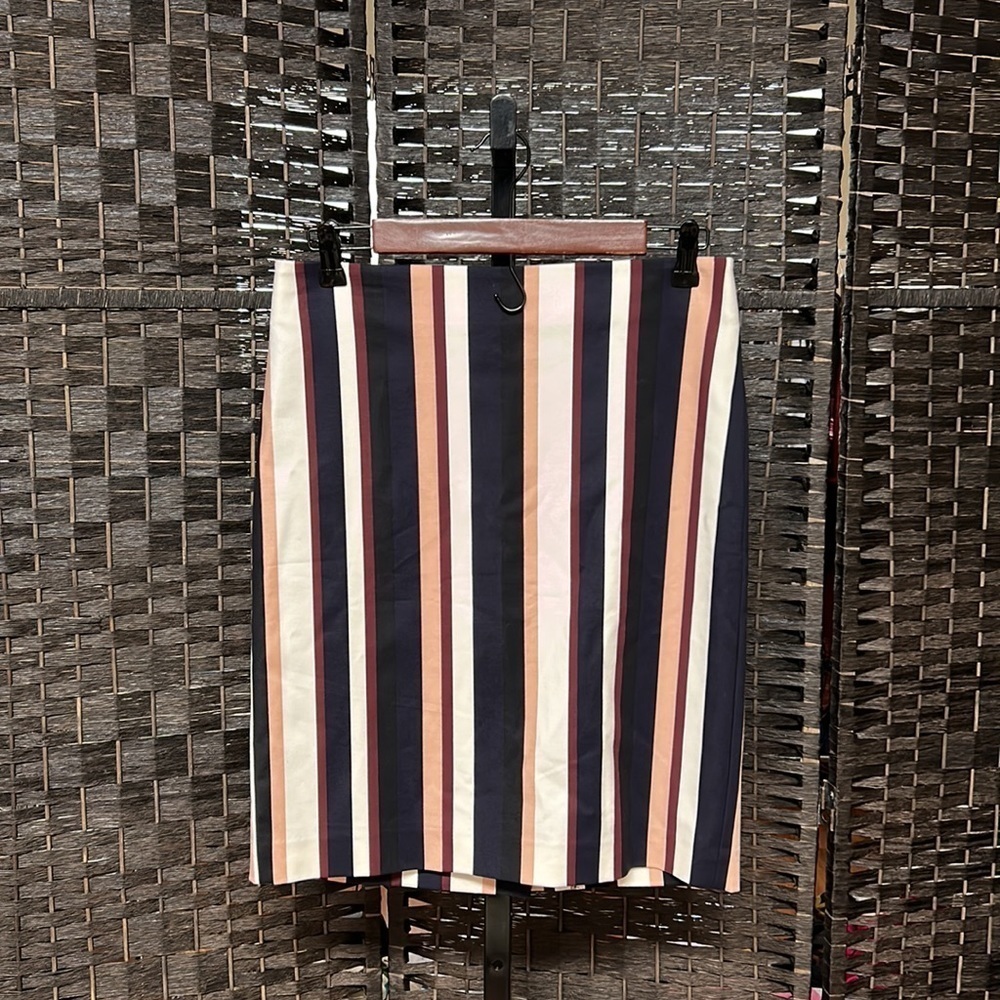 Ann Taylor Striped pencil Skirt Size 6 Petite brand new zips, lined